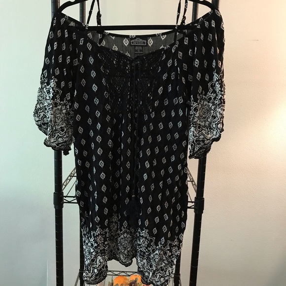 Black beach cover up - Picture 2 of 3